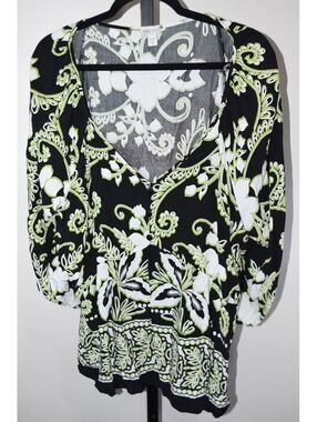 Cato Plus Size Black Green Paisley Floral V-Neck Top 26/28W